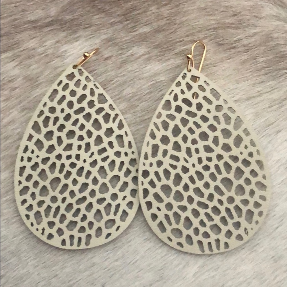 Cream leather earring